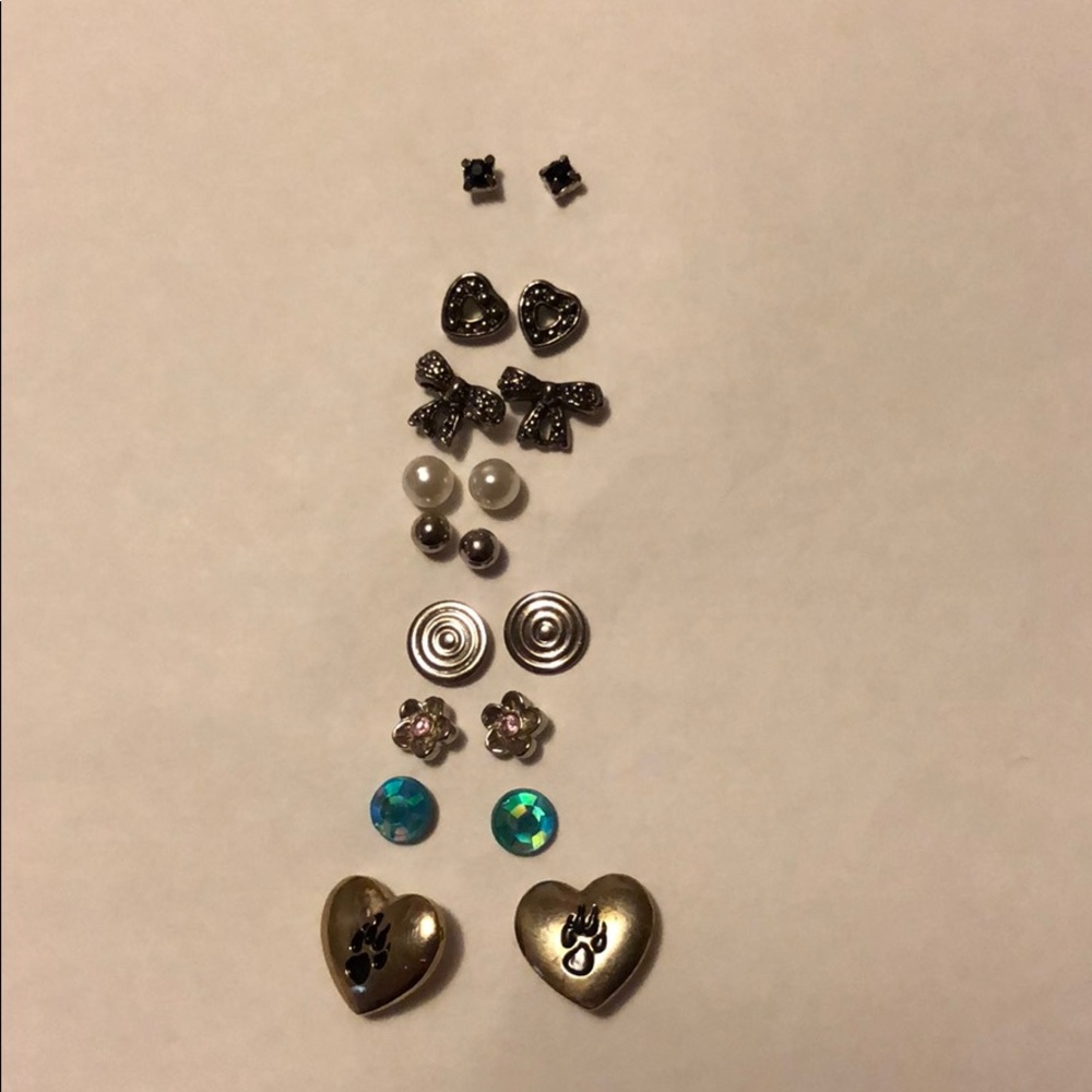 9 sets of earrings